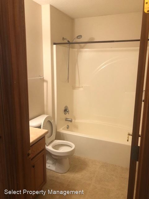 Building Photo - 3 br, 2 bath House - 1412 Brenton Glens Drive