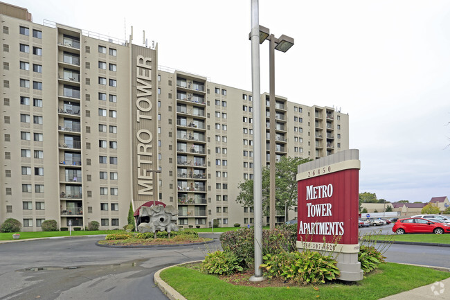 Entrance - Metro Tower Apartments