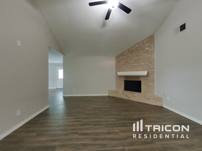 Foto del edificio - 15614 Fox Springs Dr