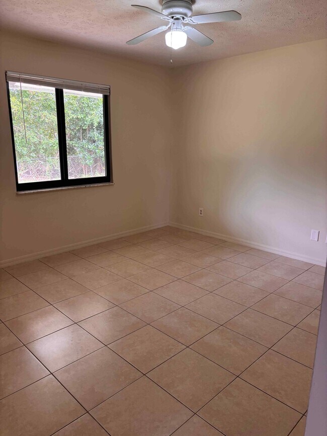Foto del edificio - 5045 SE Primrose Way