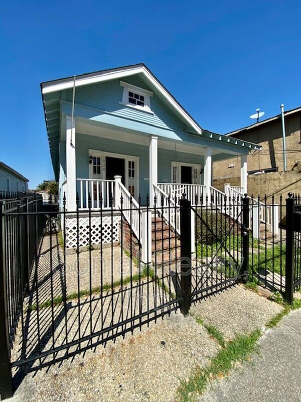 Foto principal - 1926 Burdette St