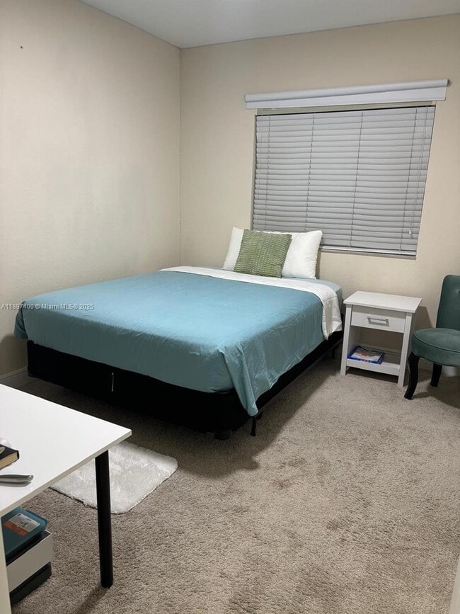 Foto del edificio - Modern Spacious 3-Bedroom 2-Story Condo in...