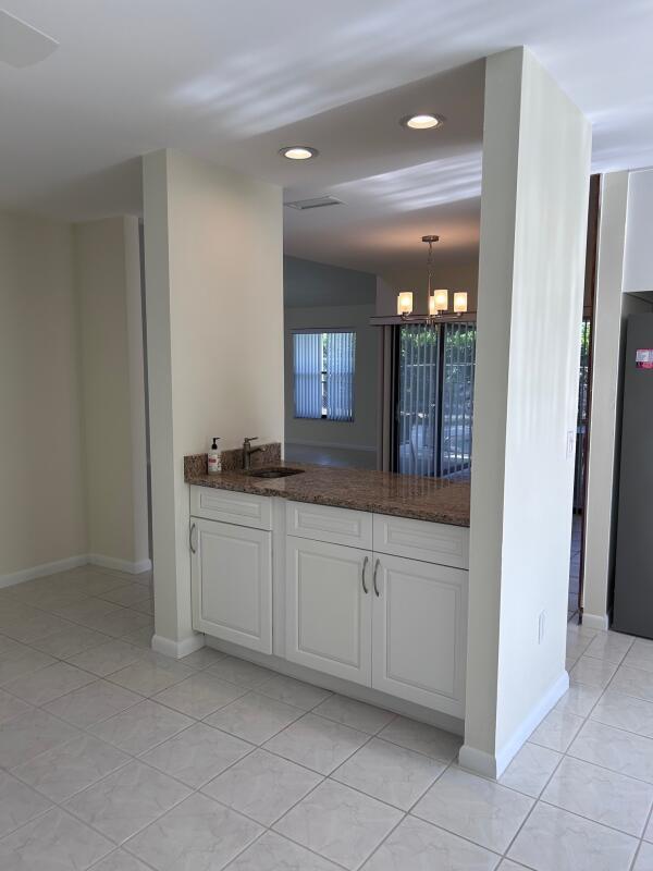 Foto del edificio - 4195 Birchwood Dr
