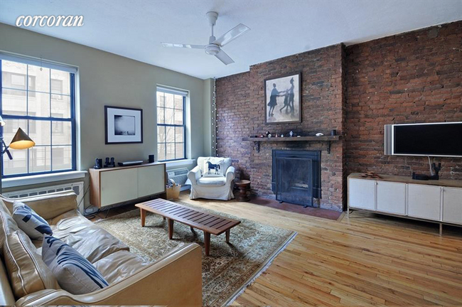 Building Photo - 213 W 21st St