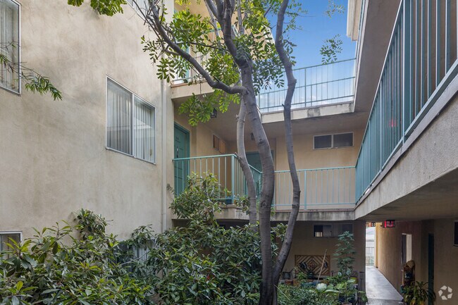 Vestíbulo/Atrio - 4230 S Centinela Ave