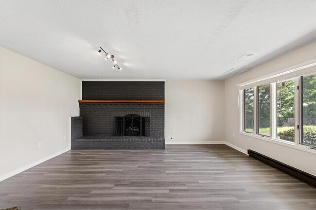 Building Photo - 2530 Bradford Ct