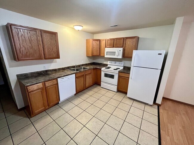 Building Photo - All Inclusive Duplex - 3 Bedroom; 2 Bathroom
