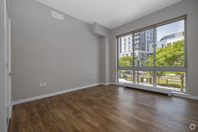 2BR, 3BA - 2,114SF - Bedroom - Allure @ Harbor Point