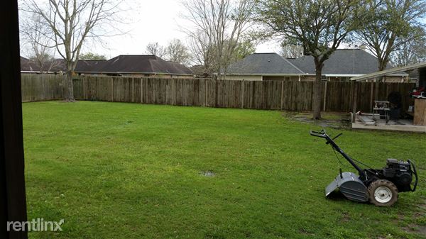 Building Photo - 211 Nicole Dr