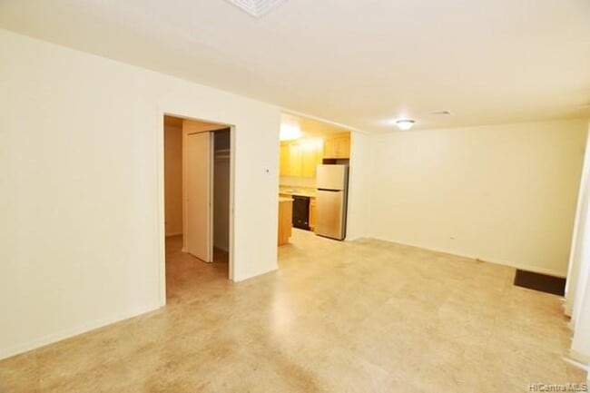 Building Photo - Princess Leilani 1 Bdrm with Private Yard
