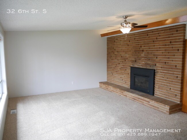 Building Photo - 3 Bedroom Rambler with Large Back Yard!
