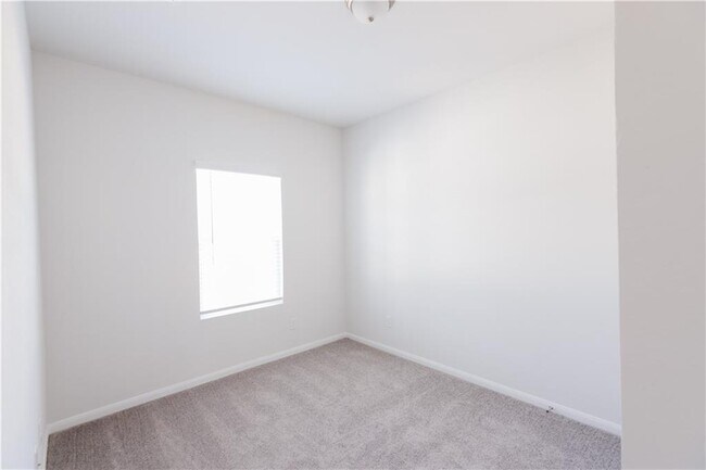 Building Photo - 245 Crystal Brook Dr