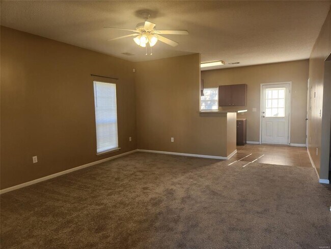 Foto del edificio - 225 Pine Meadows Cir