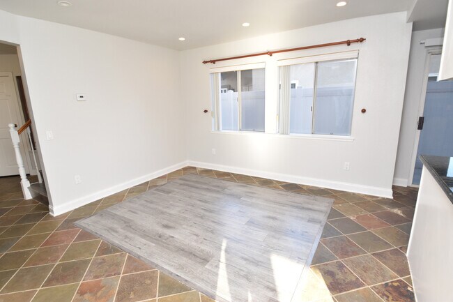 Foto del edificio - 3 Bed/3 Bath House w/Bonus Room in Chino H...