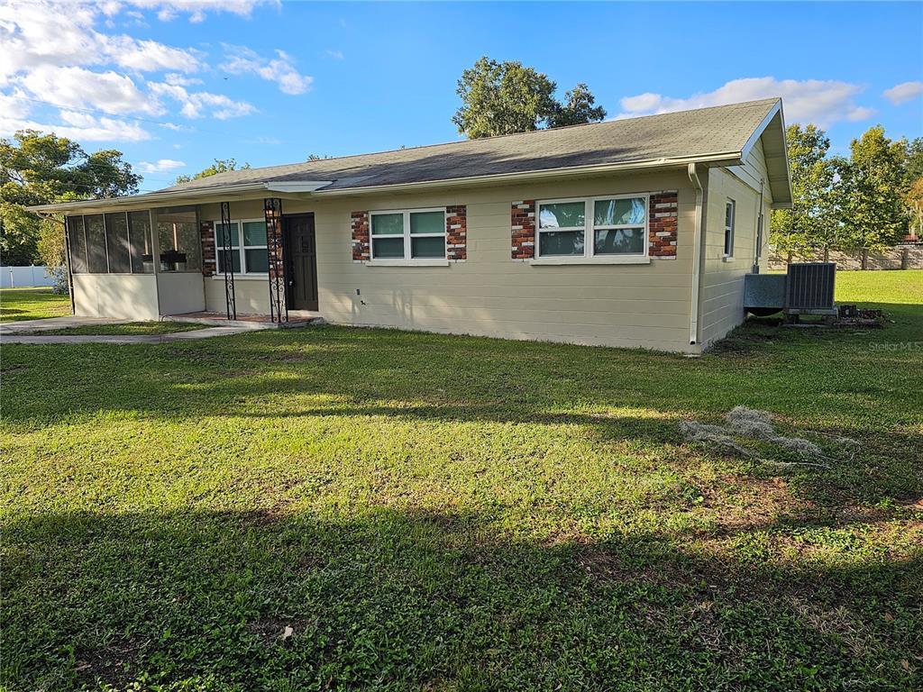 Foto principal - 225 W Carter Rd