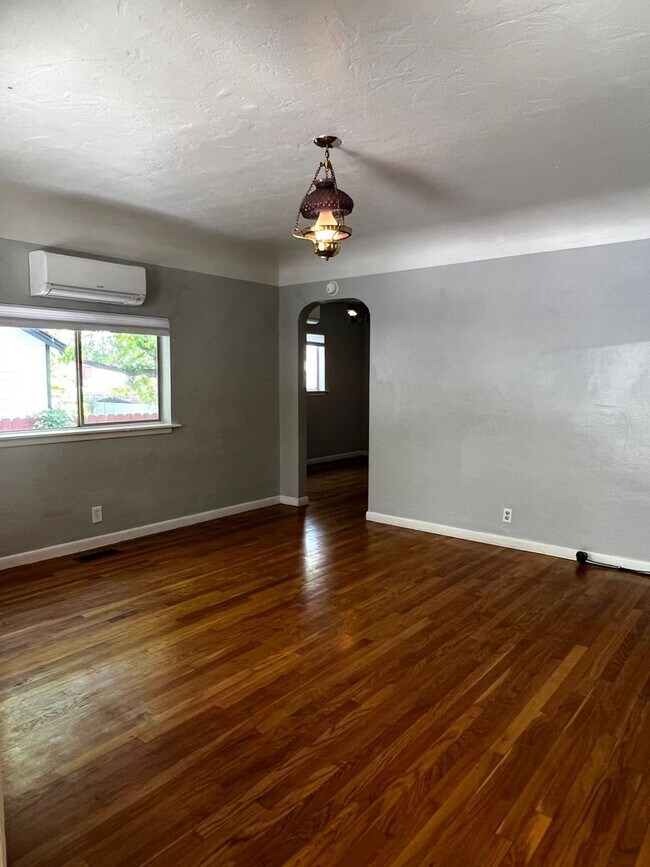 Foto del edificio - 634 Burns St