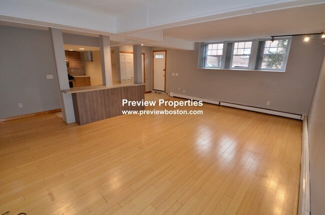 Building Photo - 8 Vinal St