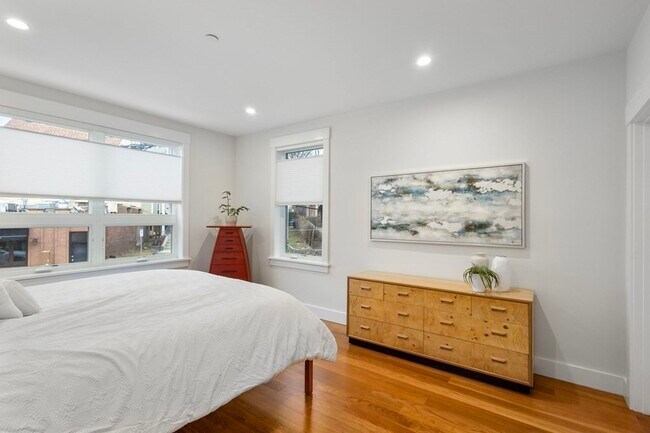 Building Photo - 874 South St