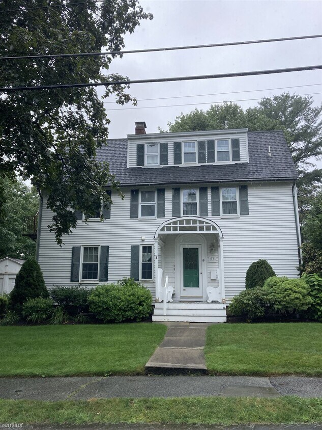 Primary Photo - 4 br, 2 bath Duplex - 19 Appleby Rd