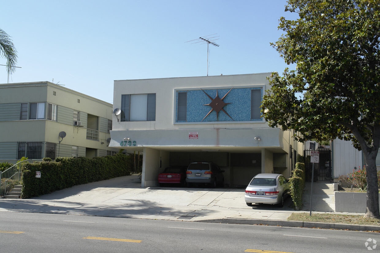 Building Photo - 4733 Beverly Blvd