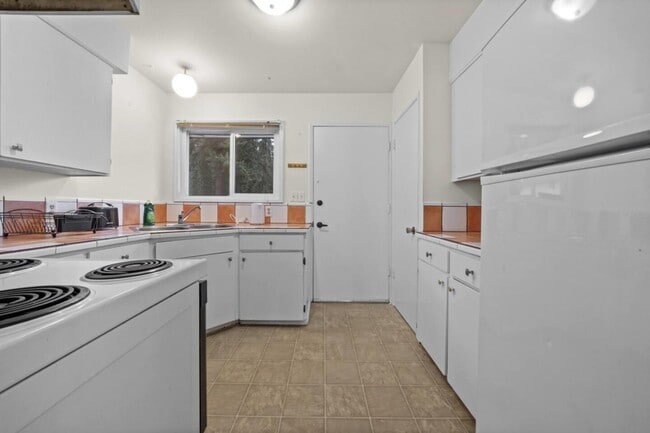 Photo du bâtiment - 2271 128 STREET