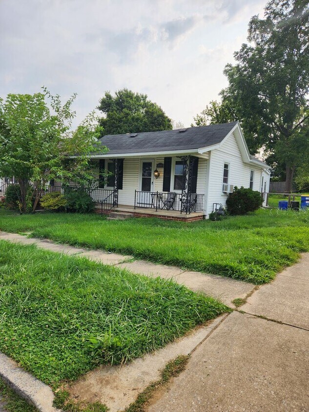 Foto principal - 2 br, 1 bath House - 1009 LANCASTER AVENUE