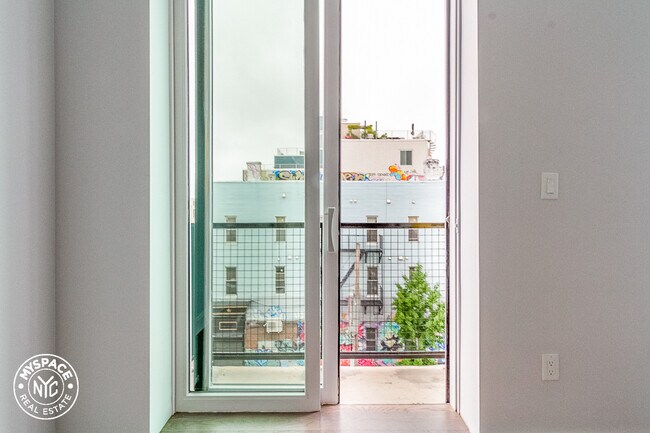 Foto del edificio - 28 Wilson Ave