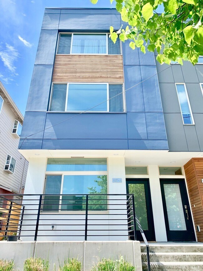 Building Photo - Modern 3 Bedroom In Capital Hill Available...