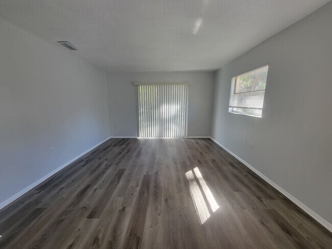 Foto del edificio - 1040 25th St