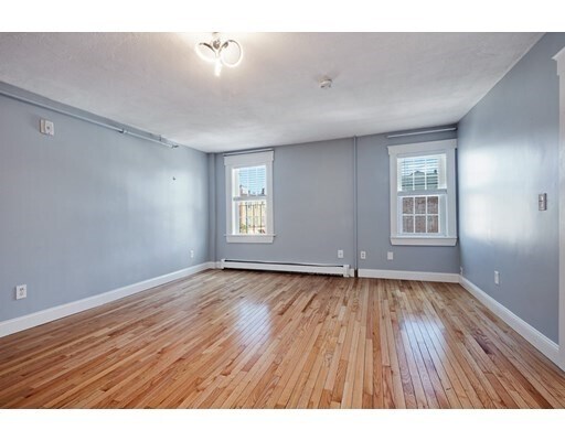 Building Photo - 73-75 Maverick Square