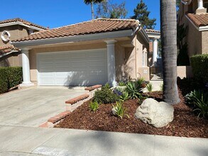 Building Photo - 1529 Golfcrest Pl
