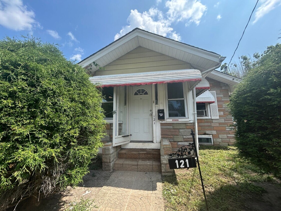 Primary Photo - 121 Anelve Ave