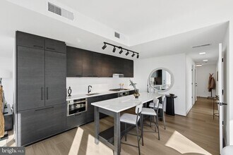 Building Photo - 269 19th Ct S