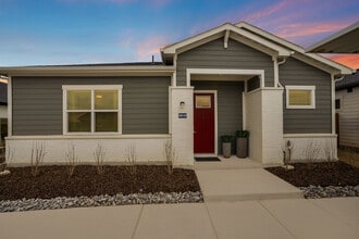 Building Photo - Yardly Elm