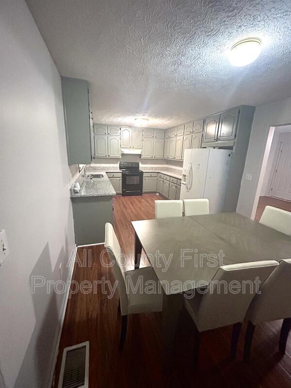 Photo - 96 Clifton Dr House