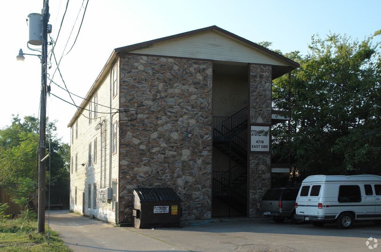 Stonemont Apartments in Dallas, TX