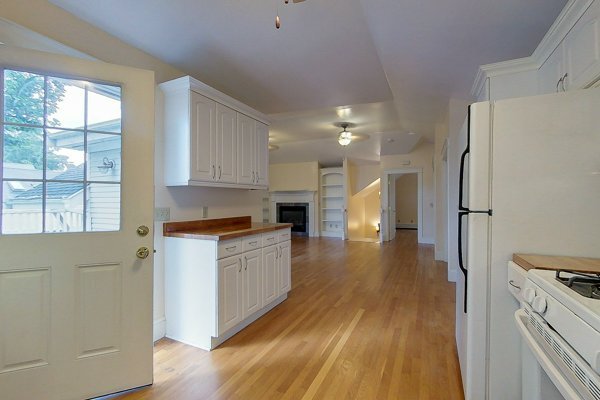 Building Photo - 9 Bedlow Ave