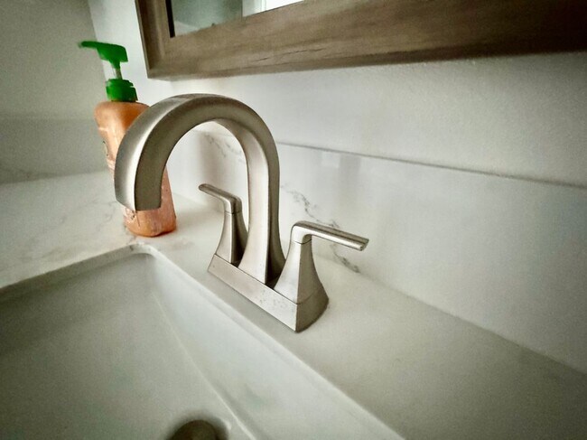 Foto del edificio - 857 W Edgehill Rd