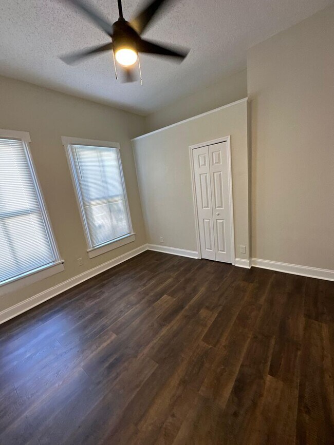 Foto del edificio - Fully Renovated 4/1-Single Family  Availab...