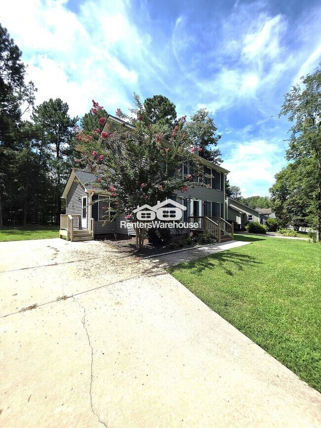 Foto del edificio - Lovely 3 bedroom, 2 1/2 Bath home in popul...