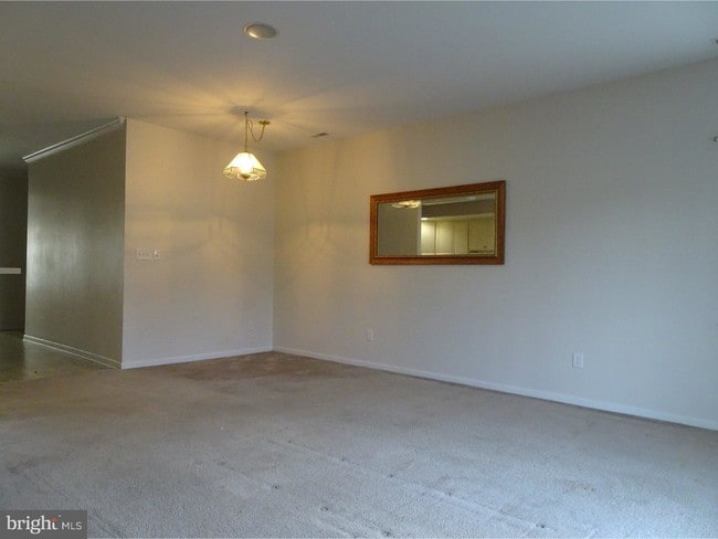 Building Photo - 204 Camerton Ln