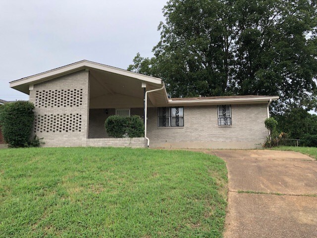 Foto del edificio - Newly Rehabbed 3 Bedroom 1.5 Bath | Whitehaven | Open to Section 8