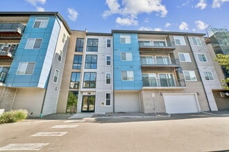 Building Photo - 420 E Fremont Pl