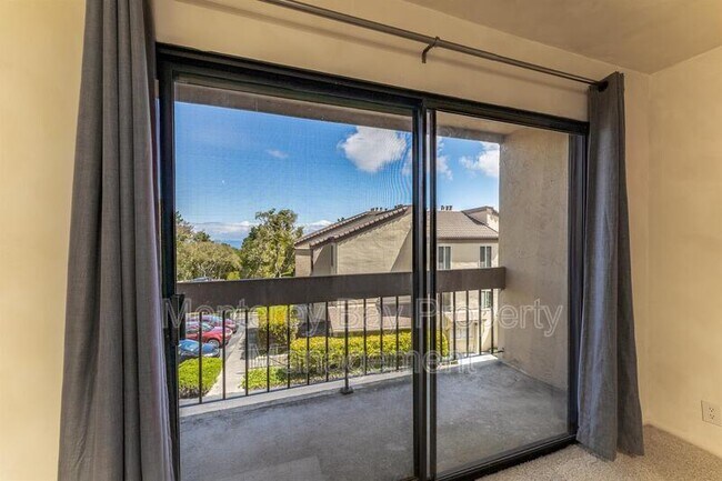 Foto del edificio - 3204 Golden Oaks Ln