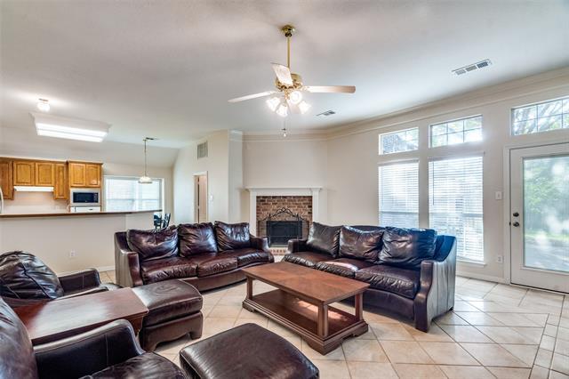 Foto del edificio - 6302 Hidden Springs Ln
