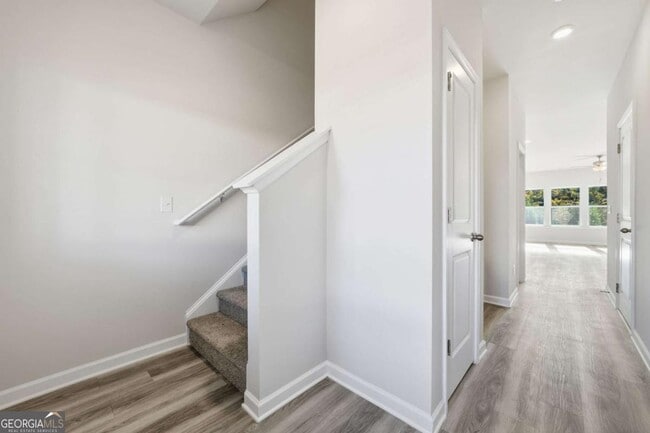 Building Photo - 3966 Oakwood Ter Ct