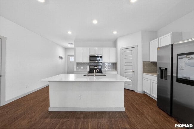 Building Photo - 210 Big Cypress Byu Rd