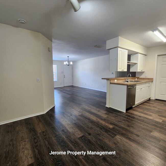 Photo - 36243 Lake Chase Blvd Apartment