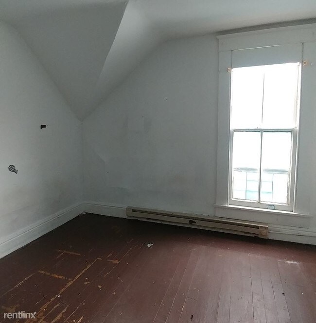 Foto del edificio - 2 br, 1 bath Apartment - 323 1/2 Sherman St