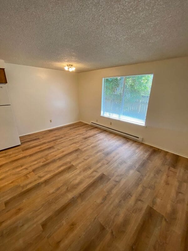 Building Photo - 160 Manbrin Dr NE